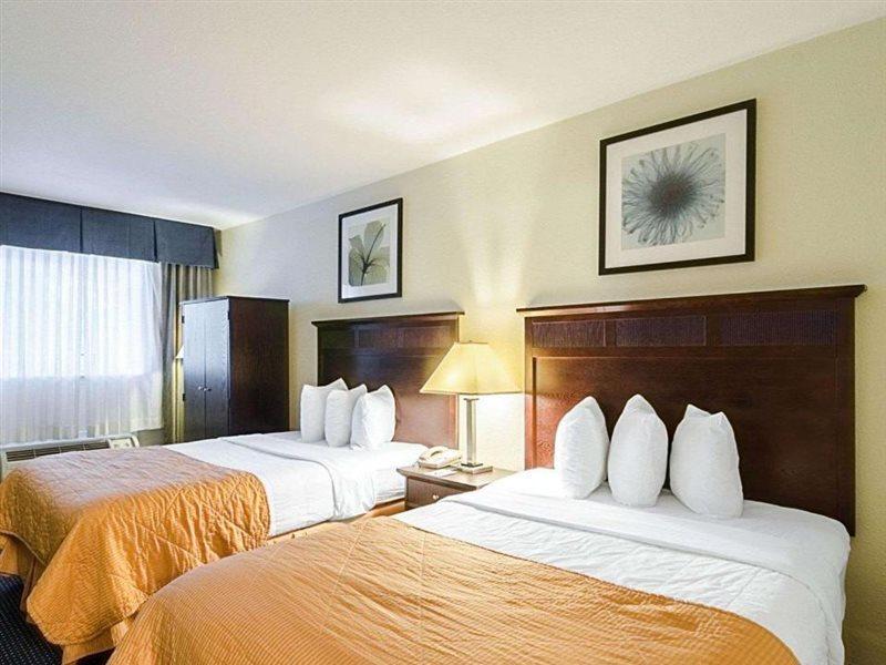 Rodeway & Hotel