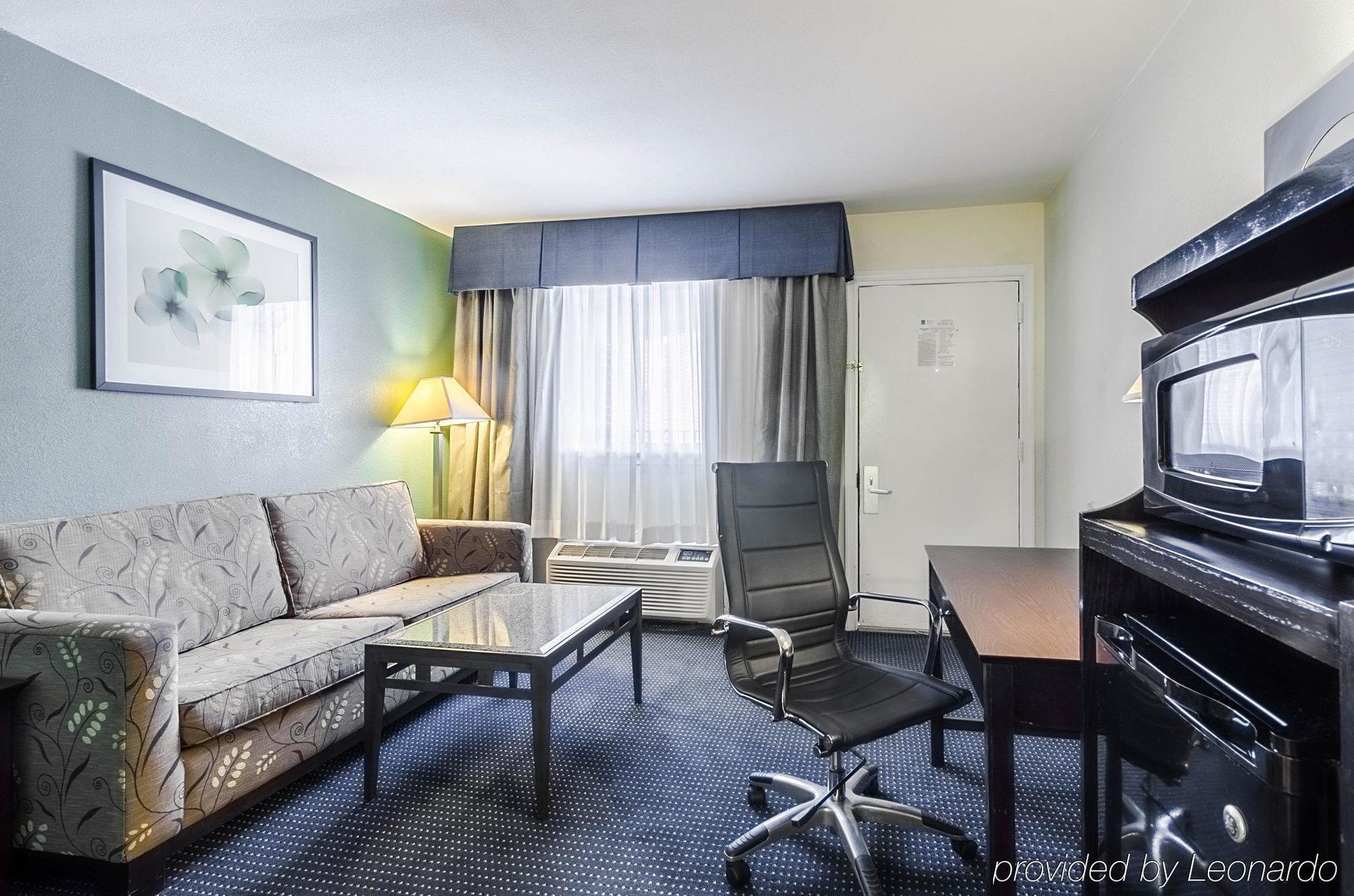 Hotel Rodeway &