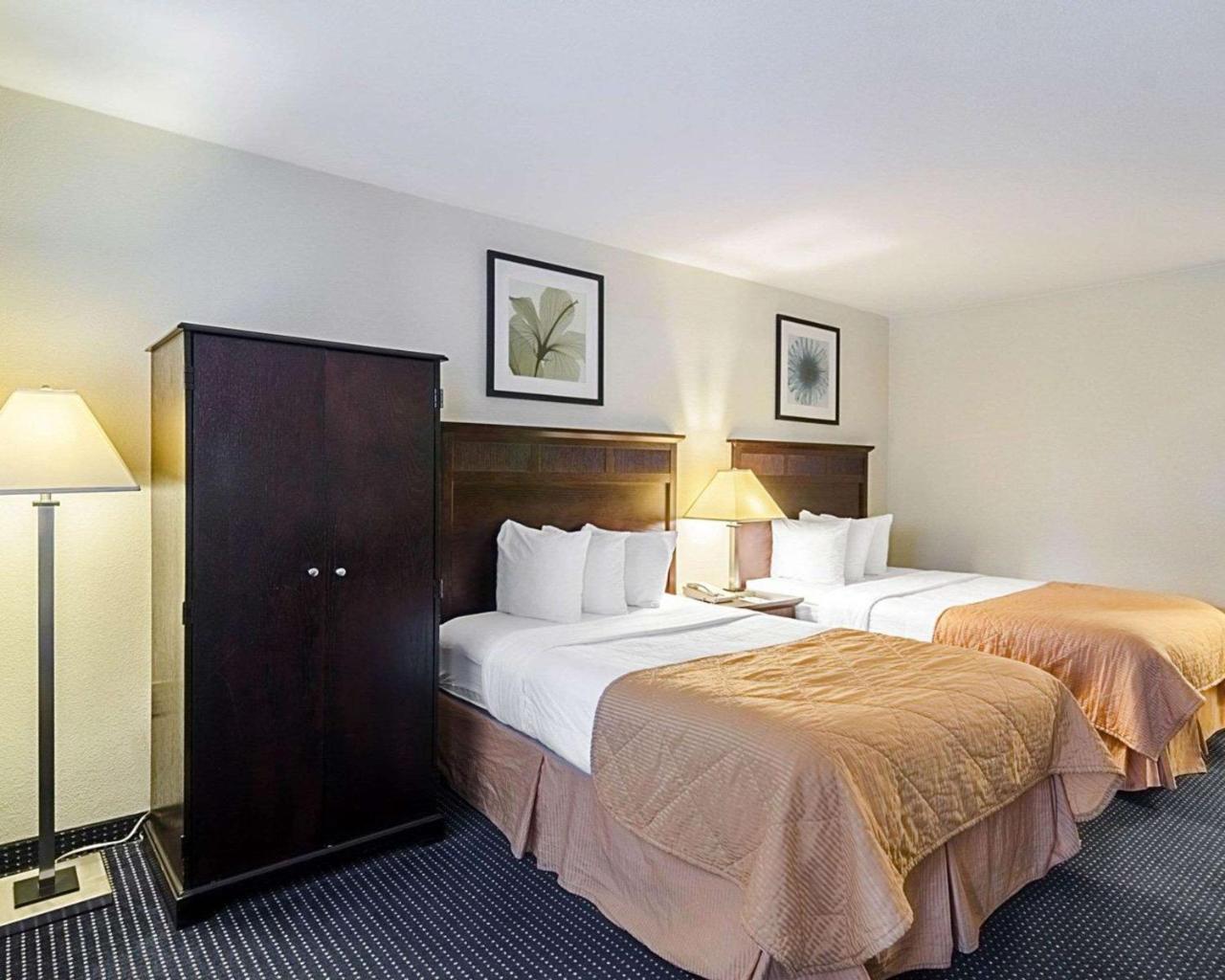 Rodeway & Hotel 2*